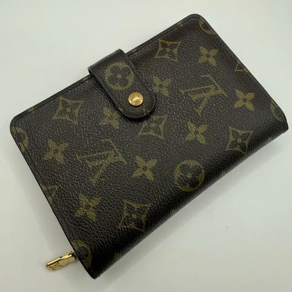 Louis Vuitton Wallet - Picture 1 of 15